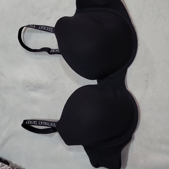 Victoria's Secret Bra - Picture 3 of 11